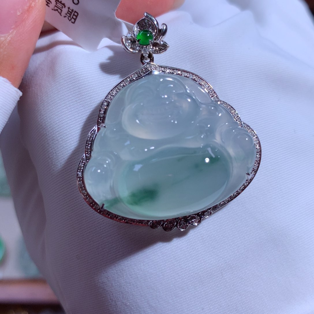 翡翠颈饰18K金镶嵌佛公