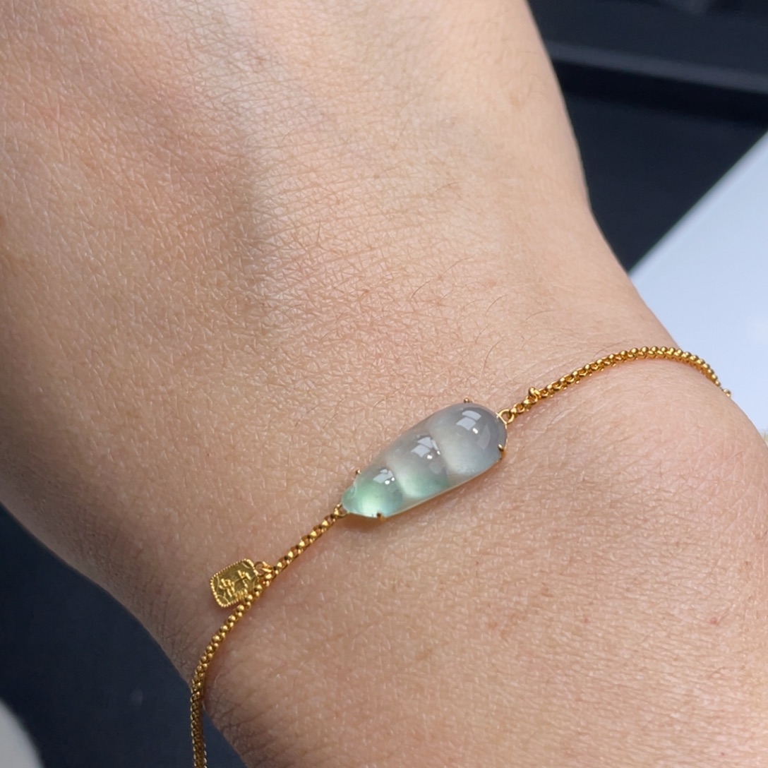 翡翠未镶嵌颈饰豆子手链