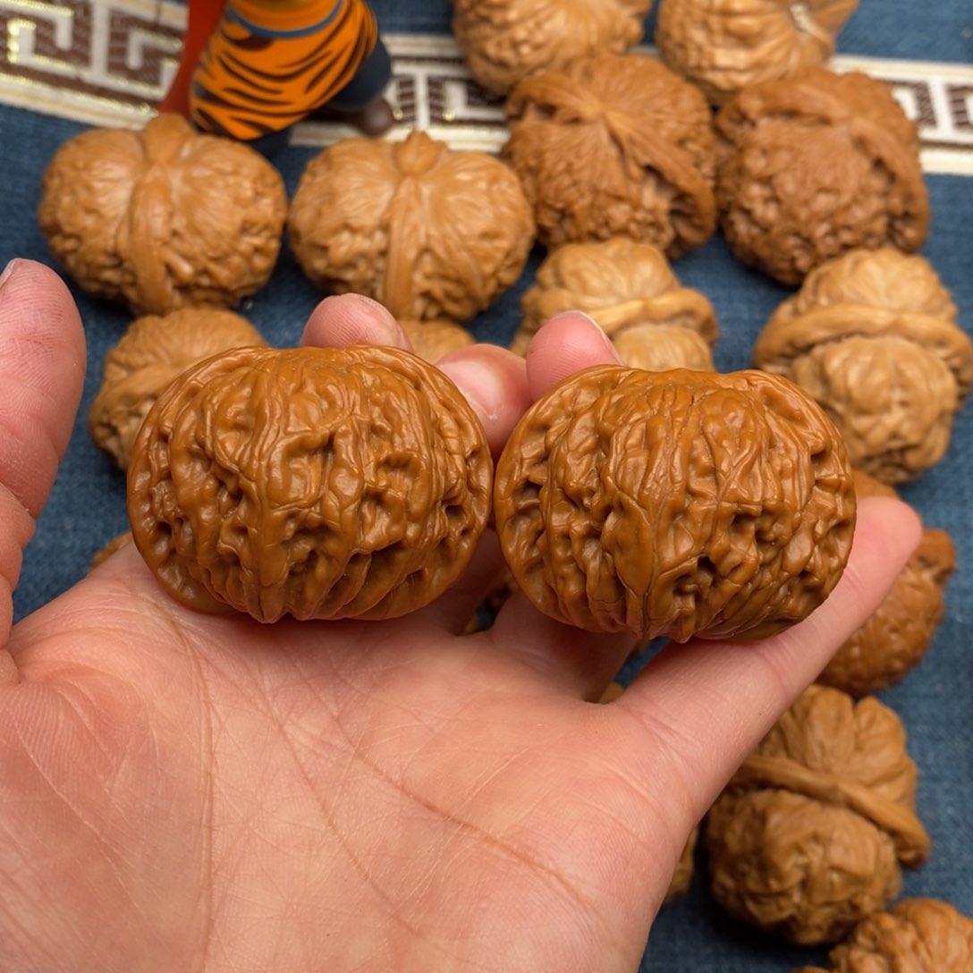 文玩核桃把件42全品正磨