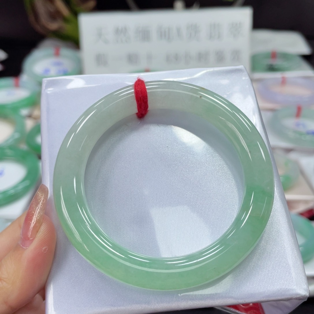 翡翠手镯未镶嵌50.6圆条
