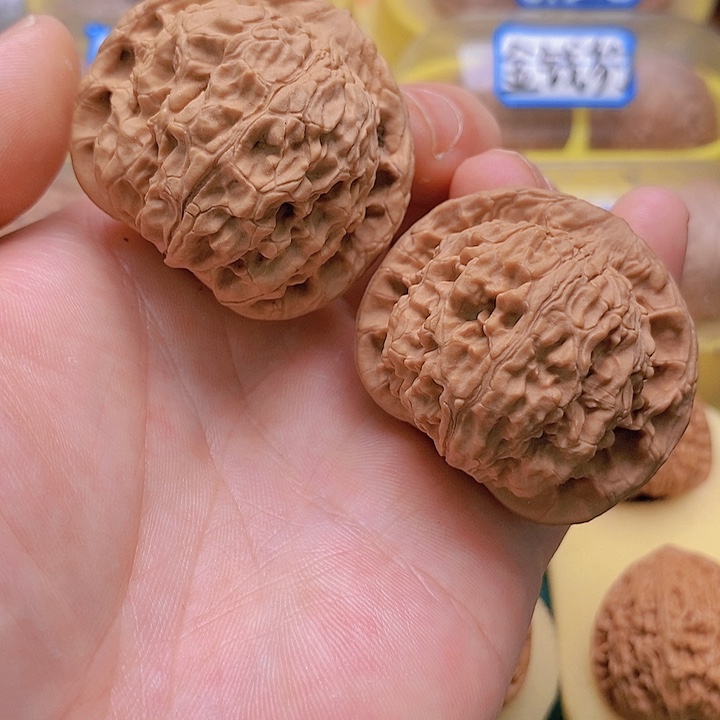 文玩核桃把件46全品红狮子