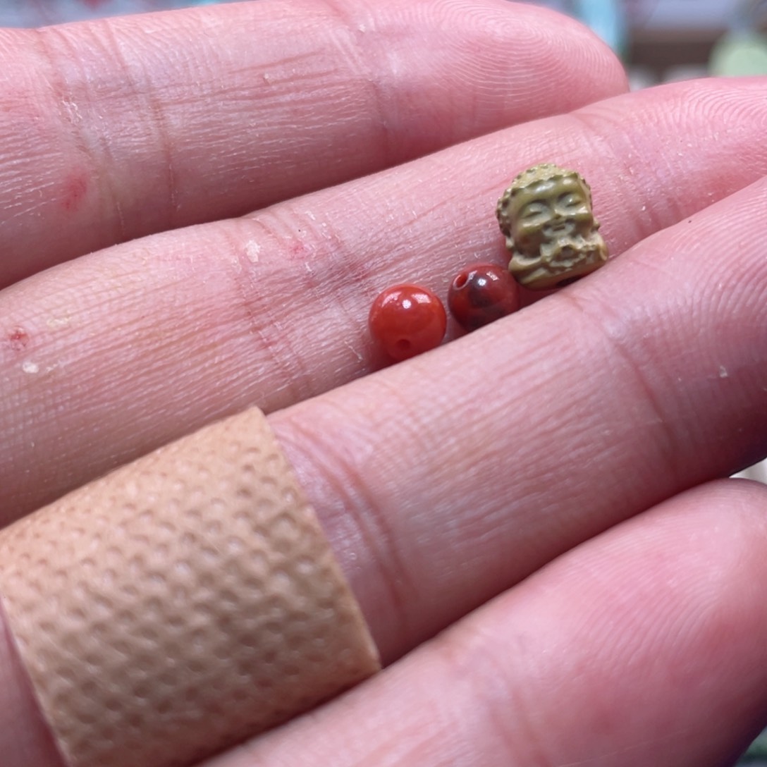 南红玛瑙配饰未镶嵌