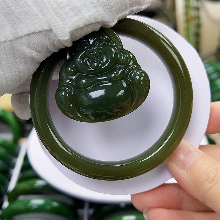 和田玉未镶嵌手镯搭佛公