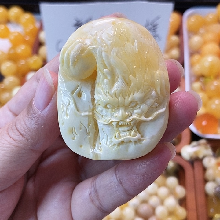 琥珀未镶嵌颈饰天然蜜蜡