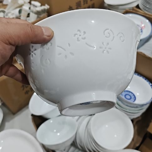 瓷玲珑白色8寸大汤碗一个微瑕疵