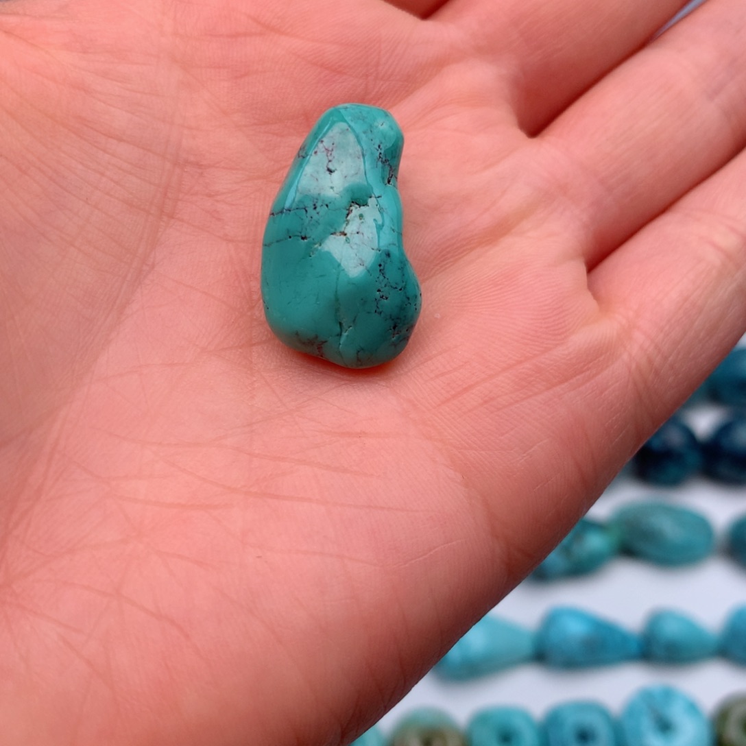 绿松石未镶嵌颈饰