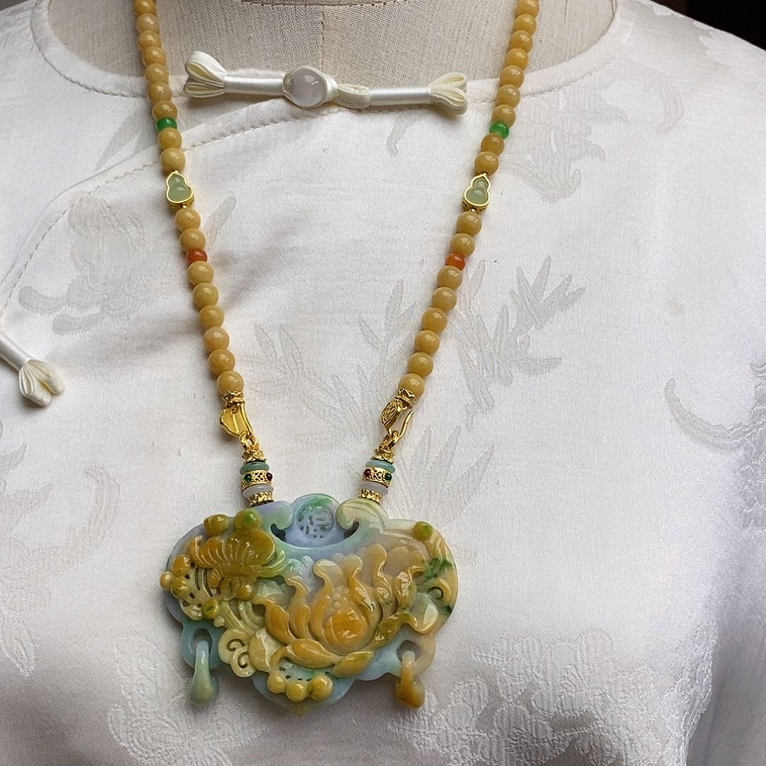 翡翠颈饰未镶嵌天然