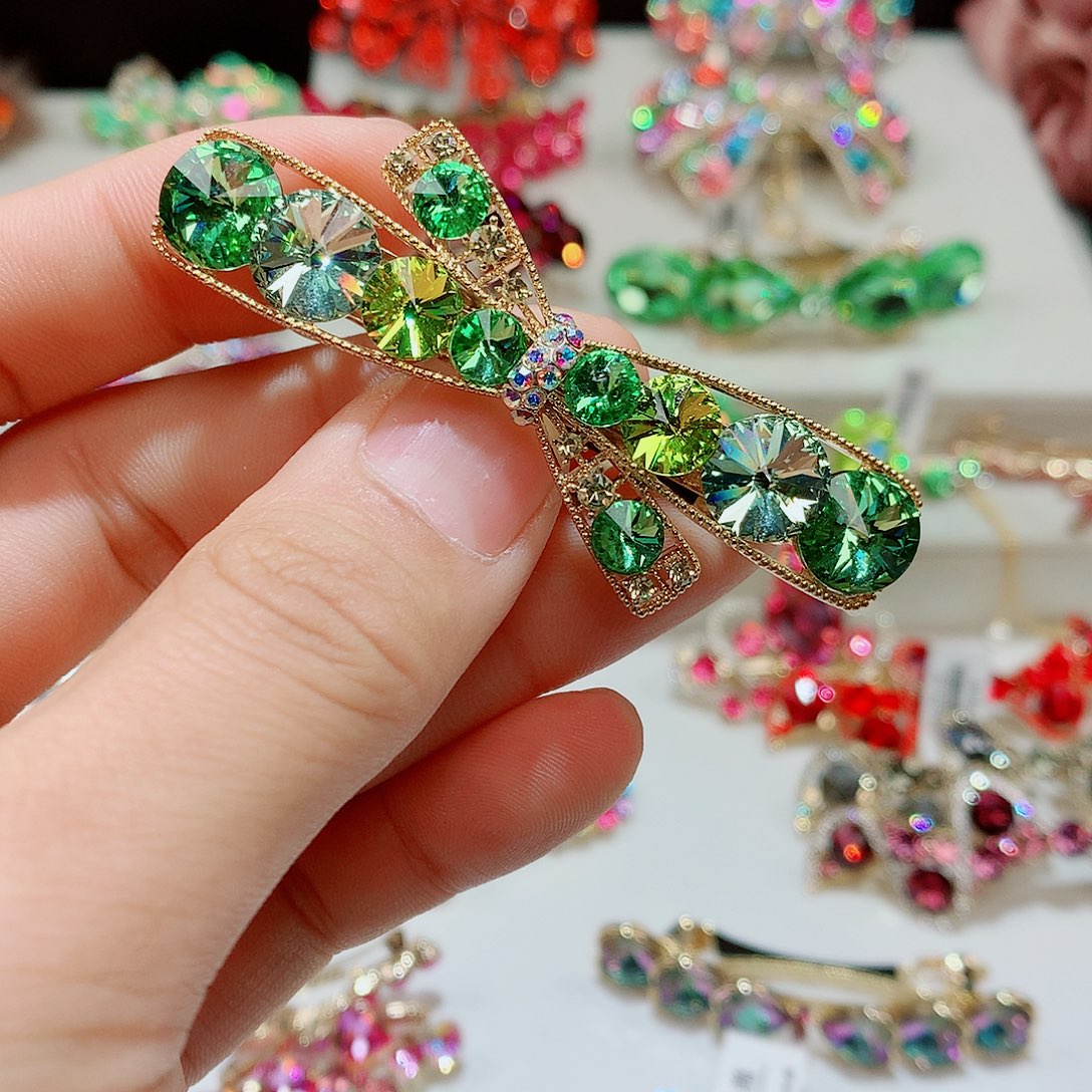 皮质铁合金发饰等