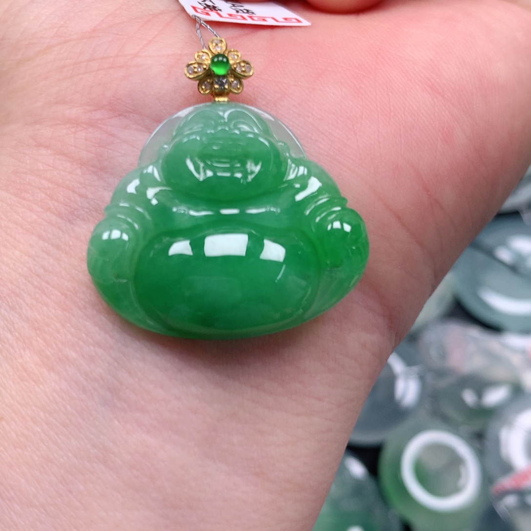 颈饰18K金镶嵌翡翠天然翡翠