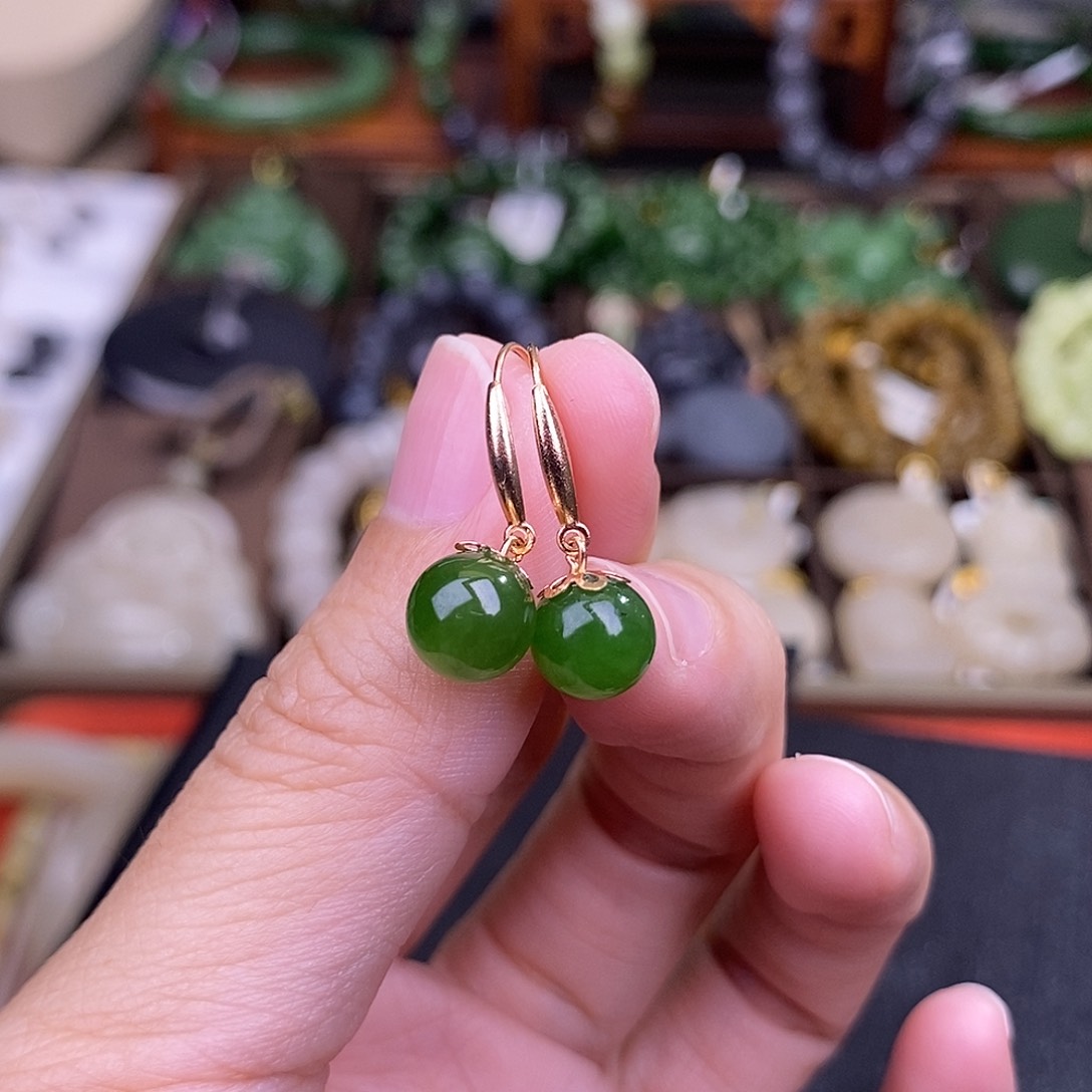 和田玉碧玉耳环18.K金约7.4MM清货未镶嵌