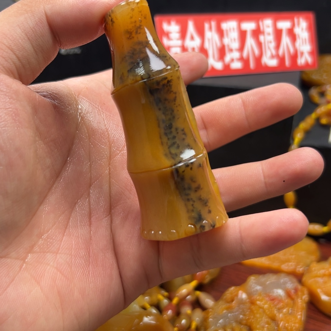 未镶嵌石英质玉（黄龙玉）多样性发货，发其一