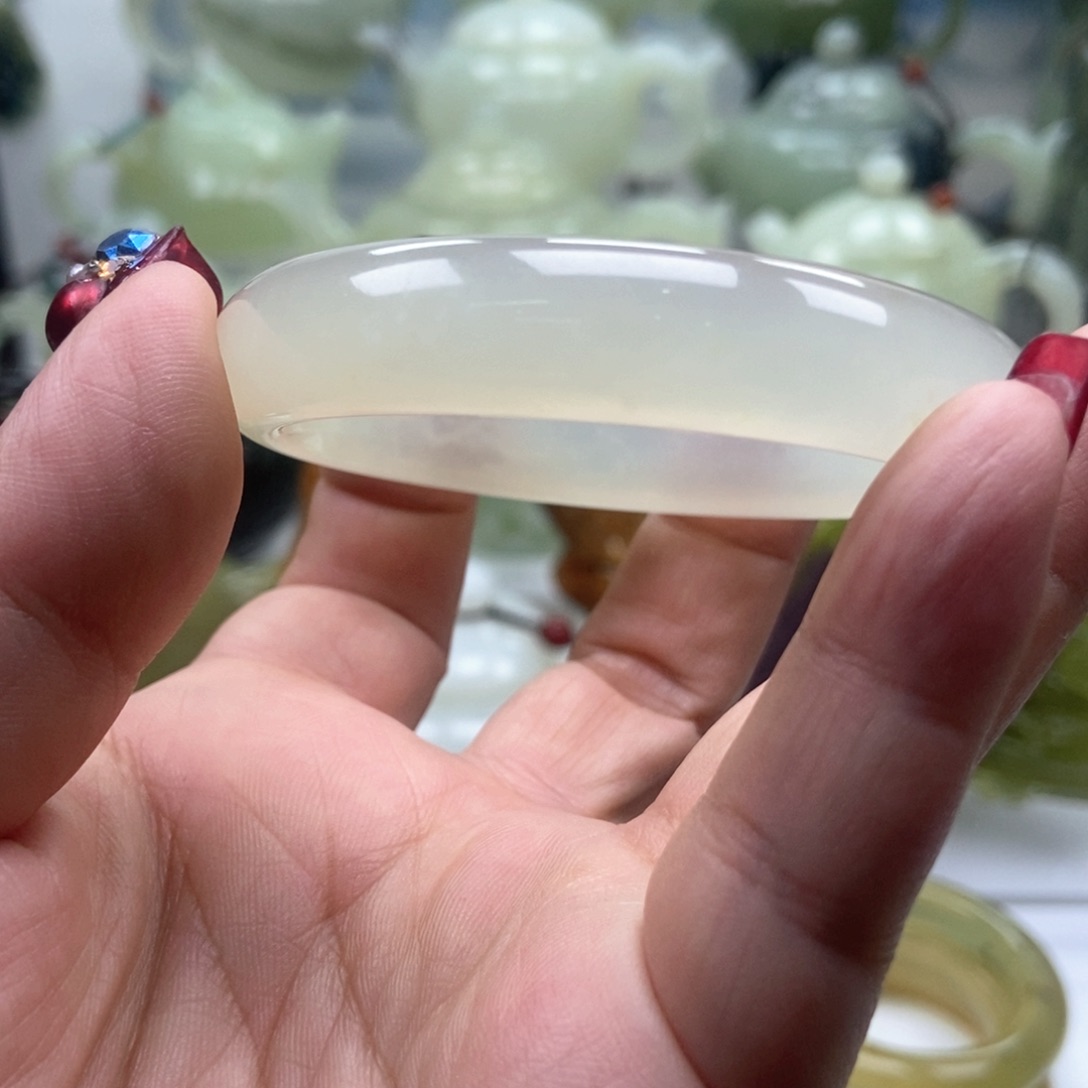 蛇纹石玉手镯未镶嵌54 口