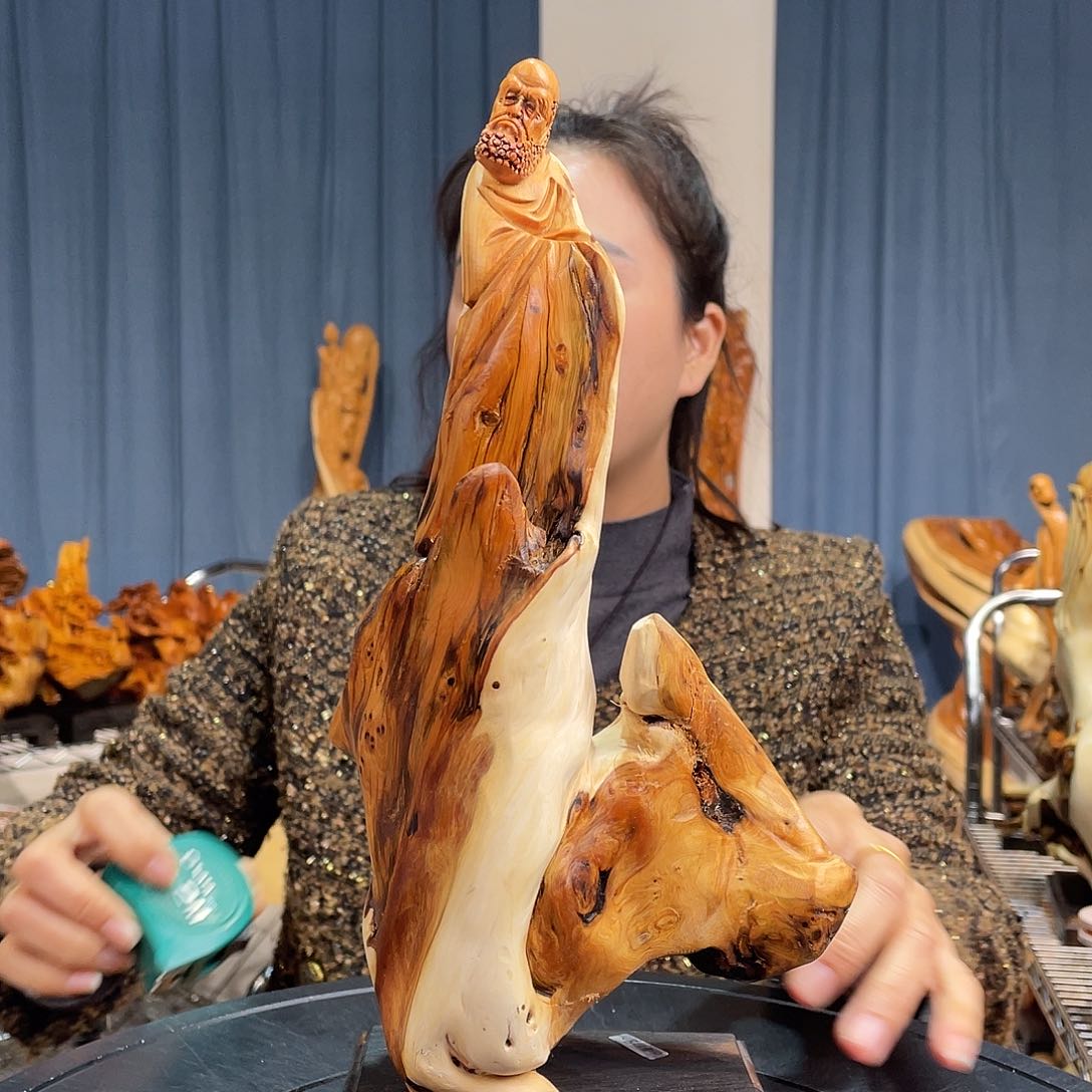 柏木（崖柏）随型艺术根雕