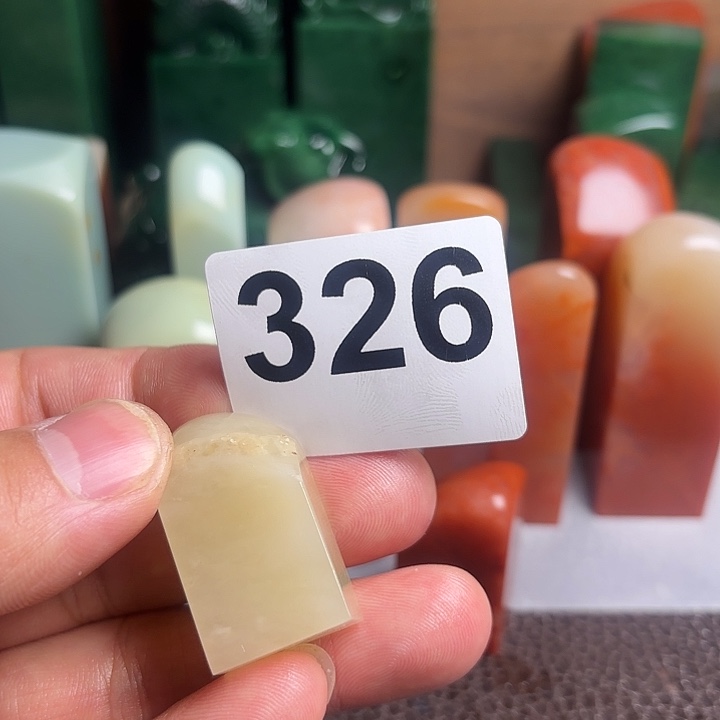 泓***刻老挝石精美的老挝