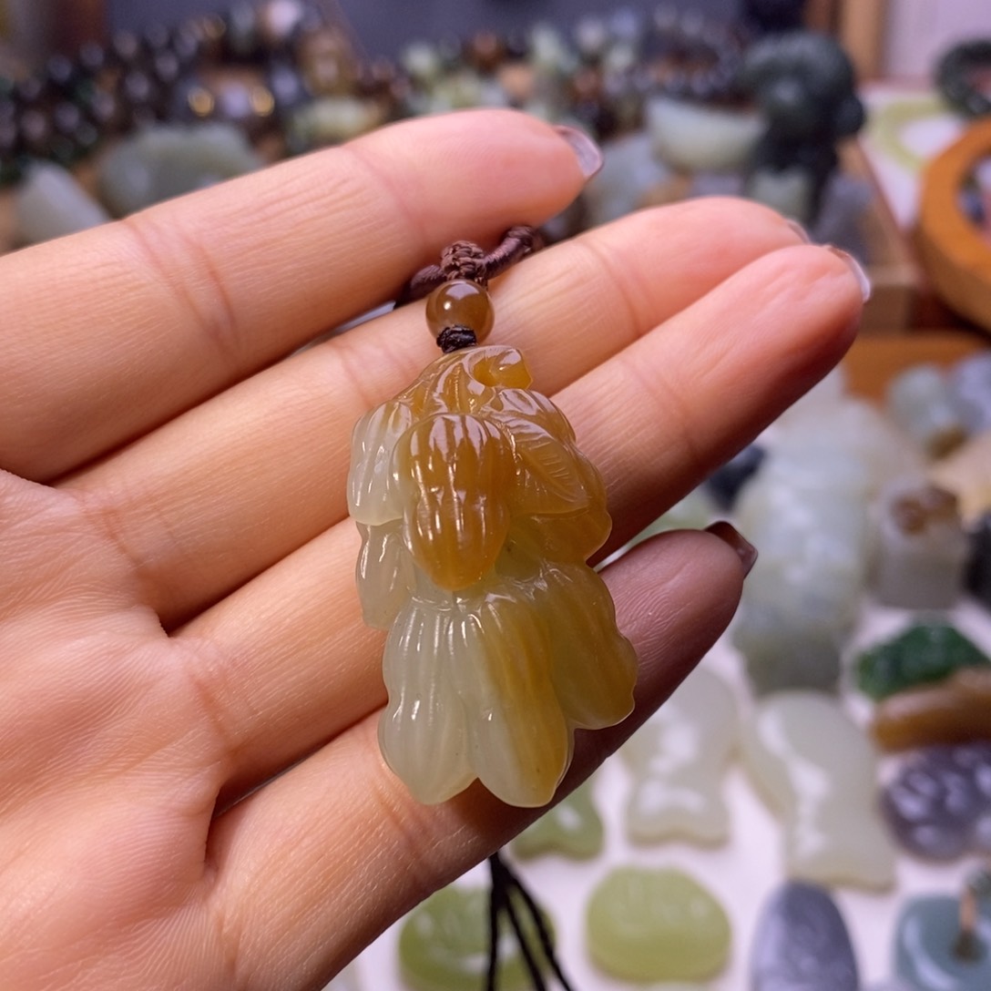 颈饰未镶嵌和田玉