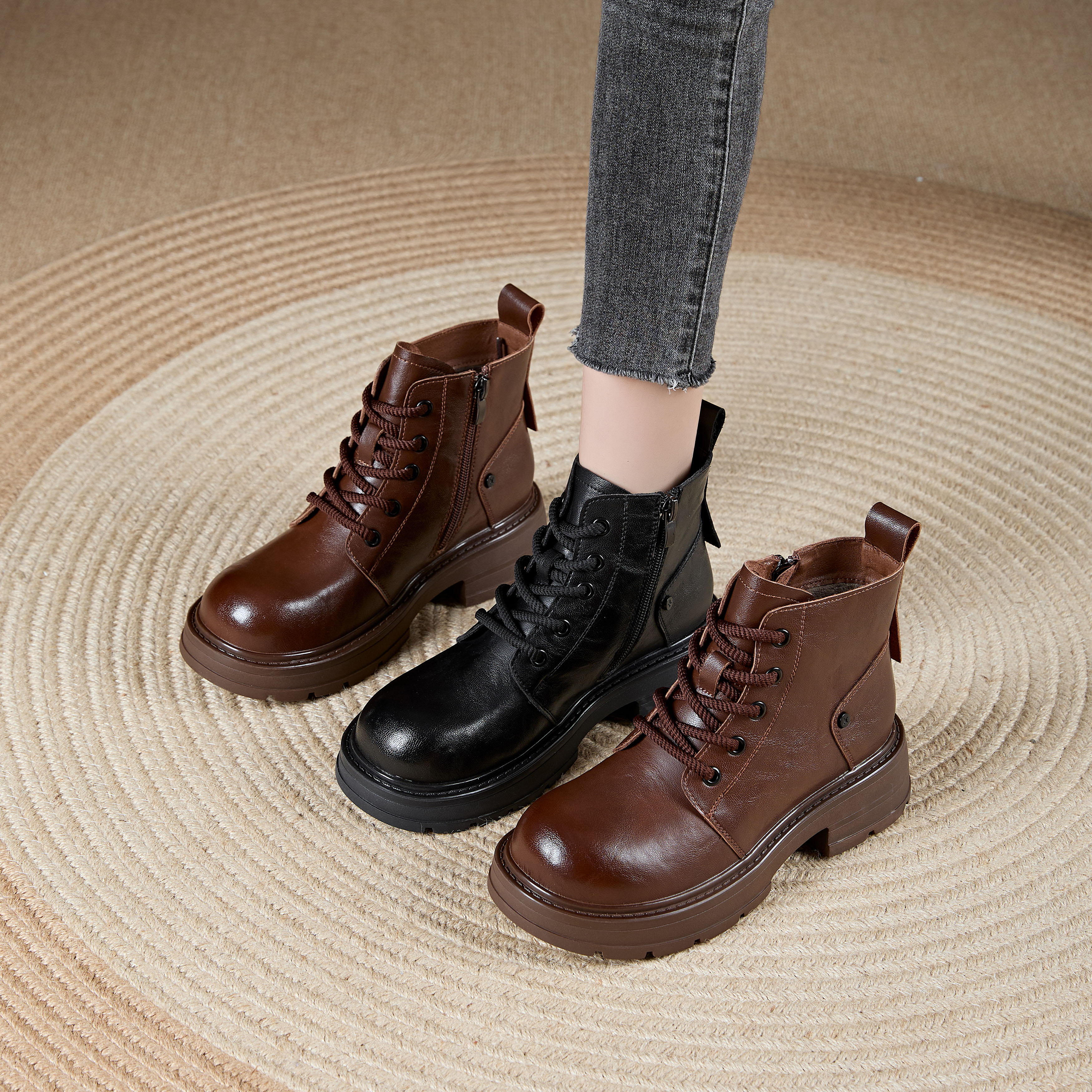 英伦风秋冬侧拉链圆头橡胶底马丁靴朋克风女鞋女系带