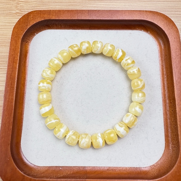 9mm  10.7精品原矿俄料蜜蜡虎皮老型手串