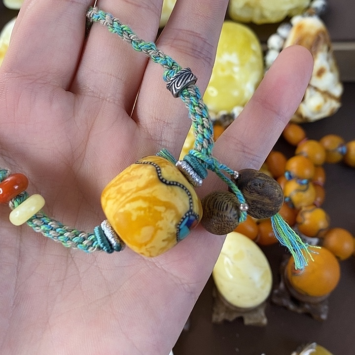 蜜蜡未镶嵌珠宝奇石