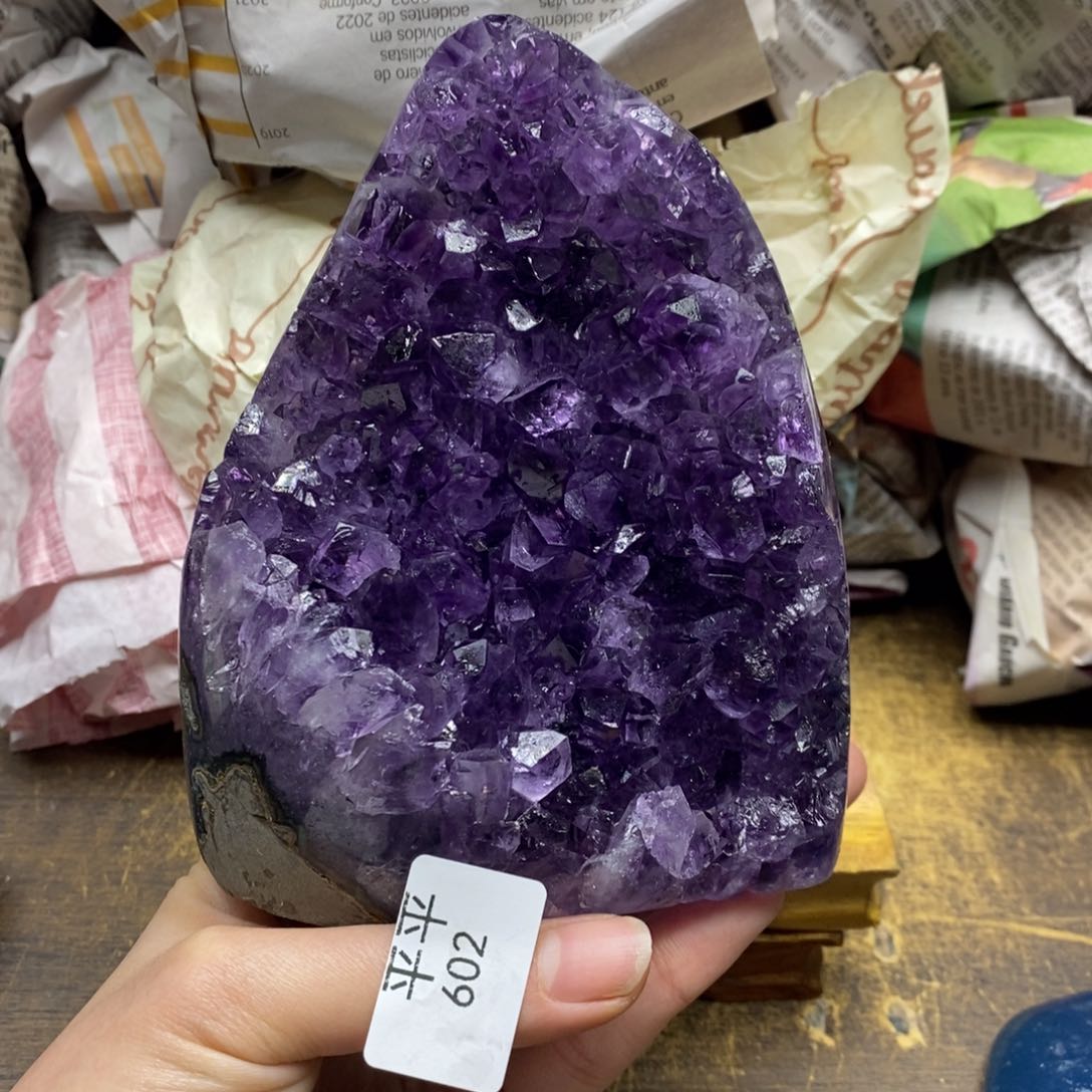 紫晶乌拉圭未镶嵌