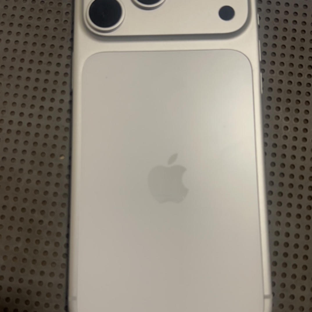 99新 Apple/苹果 苹果17promax国行256g白色