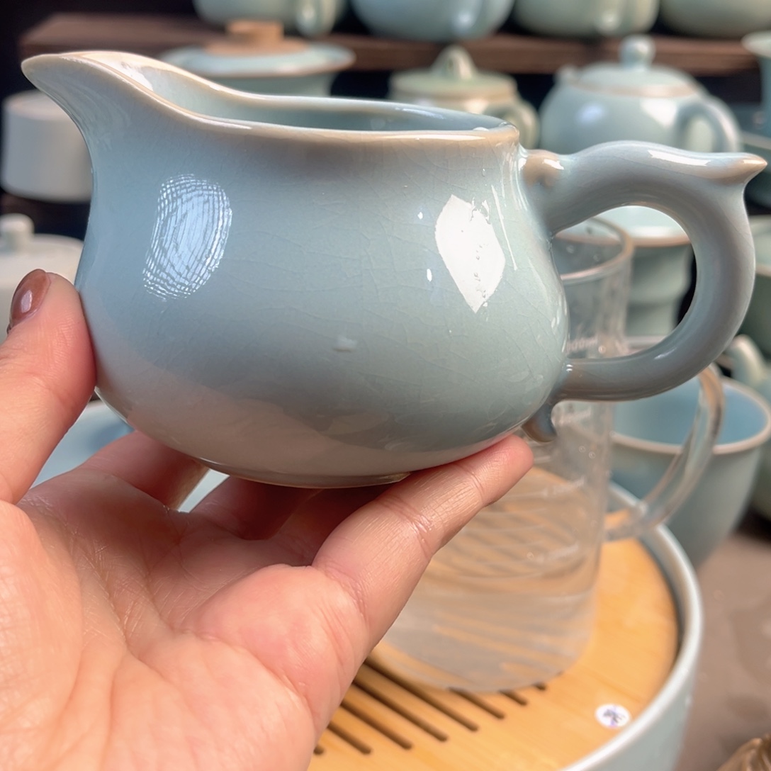 摆件陶瓷天青釉公道