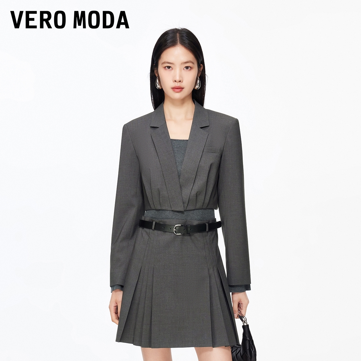Vero Moda西装2026春季新款含垫肩一粒扣平驳领短外套326108001