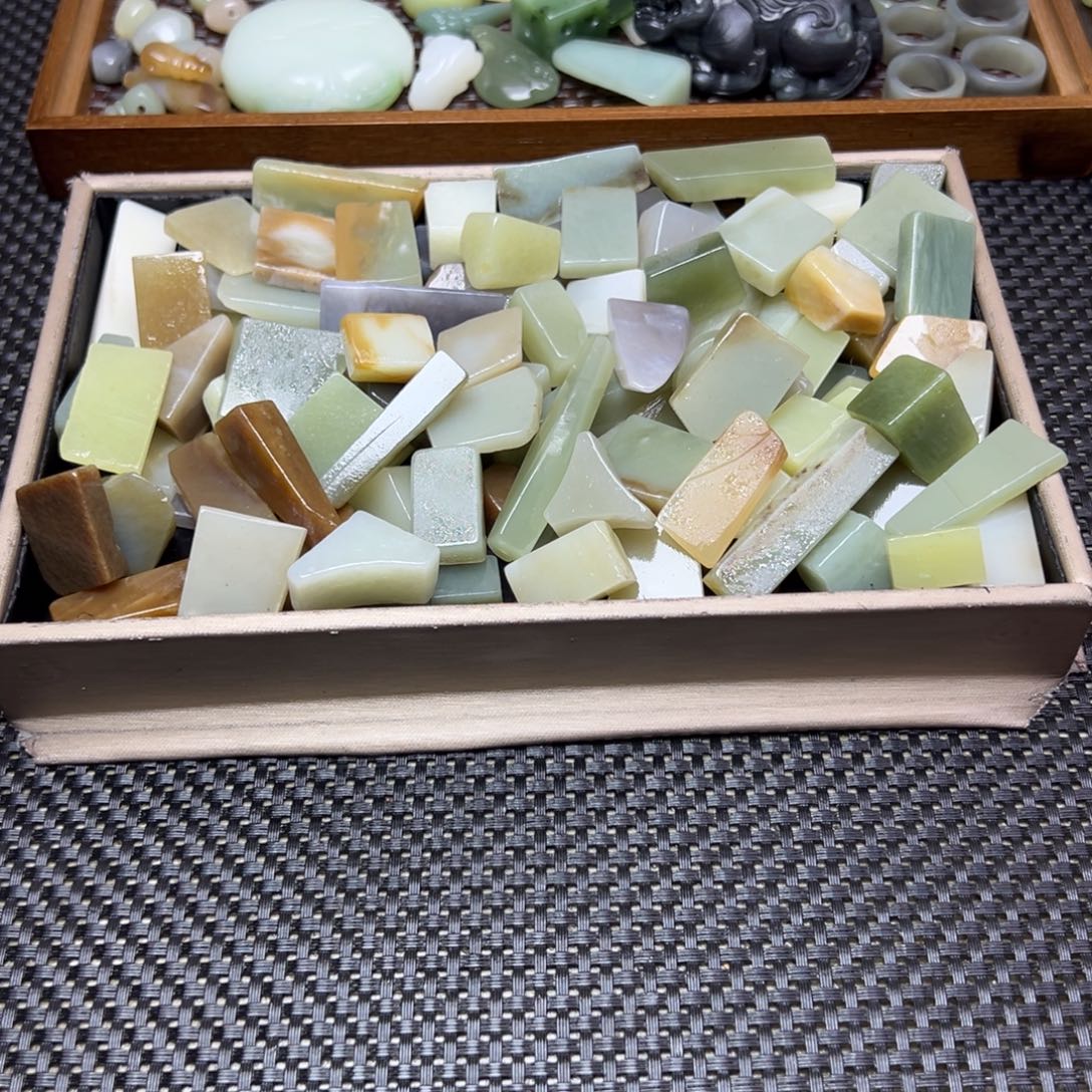 ,***狼和田玉（糖玉）未镶嵌珠宝半成品