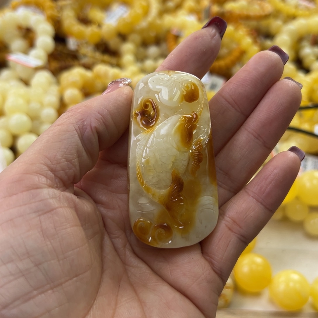 琥珀珠宝奇石未镶嵌