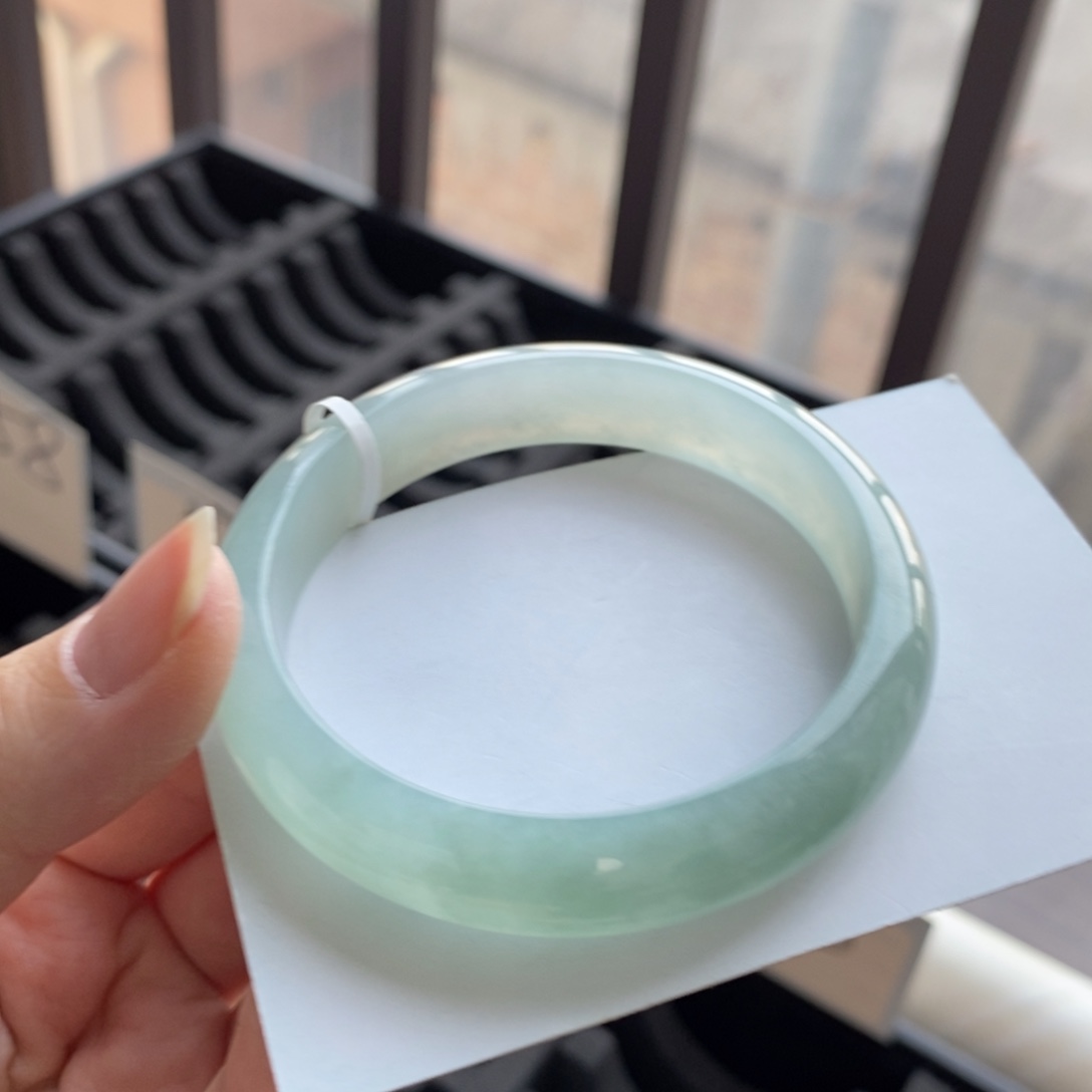 翡翠未镶嵌手镯冰湖绿54.4