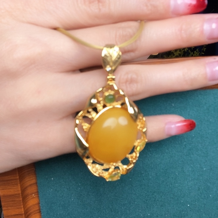 蜜蜡颈饰银S925镶嵌吊坠