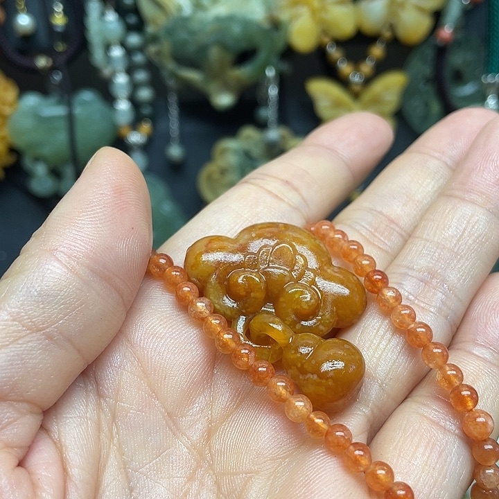 未镶嵌蛇纹石玉颈饰