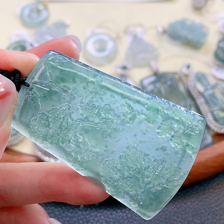 翡翠颈饰未镶嵌翡翠