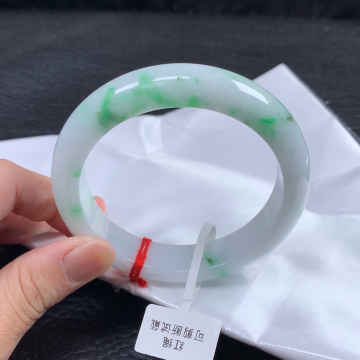 翡翠未镶嵌手镯   