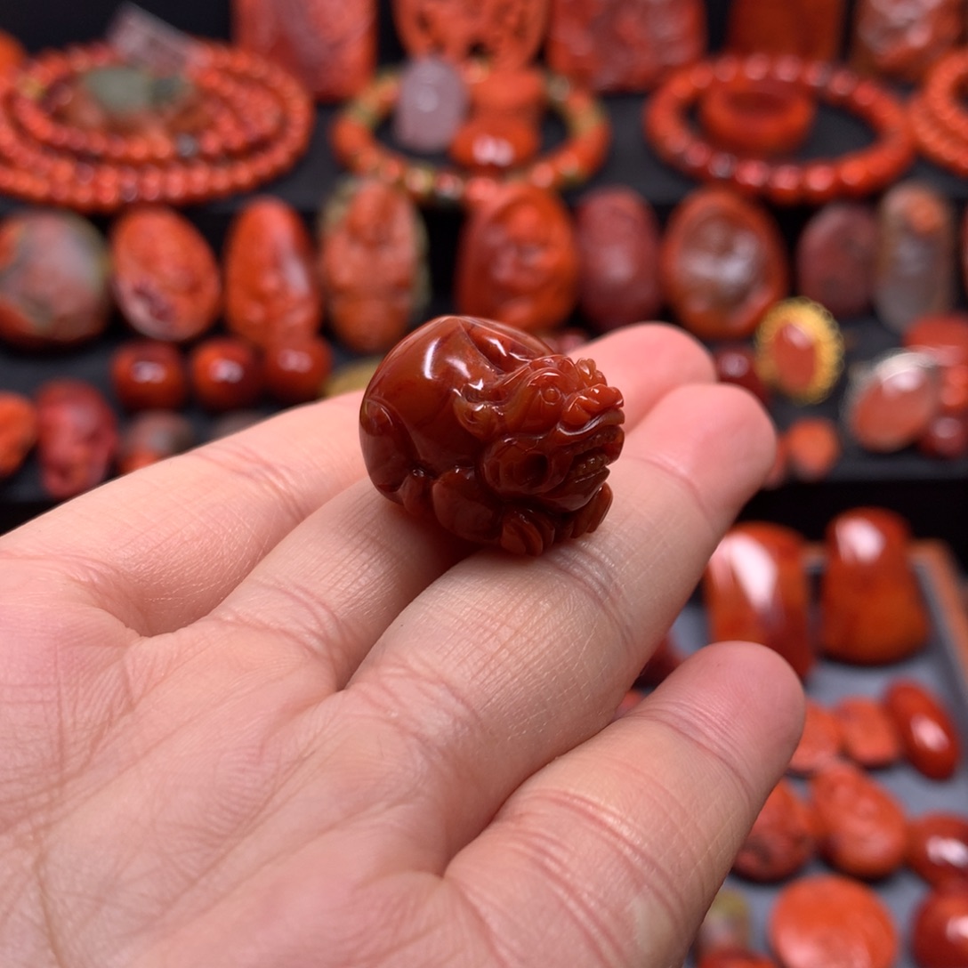 南红玛瑙吊坠未镶嵌S****?