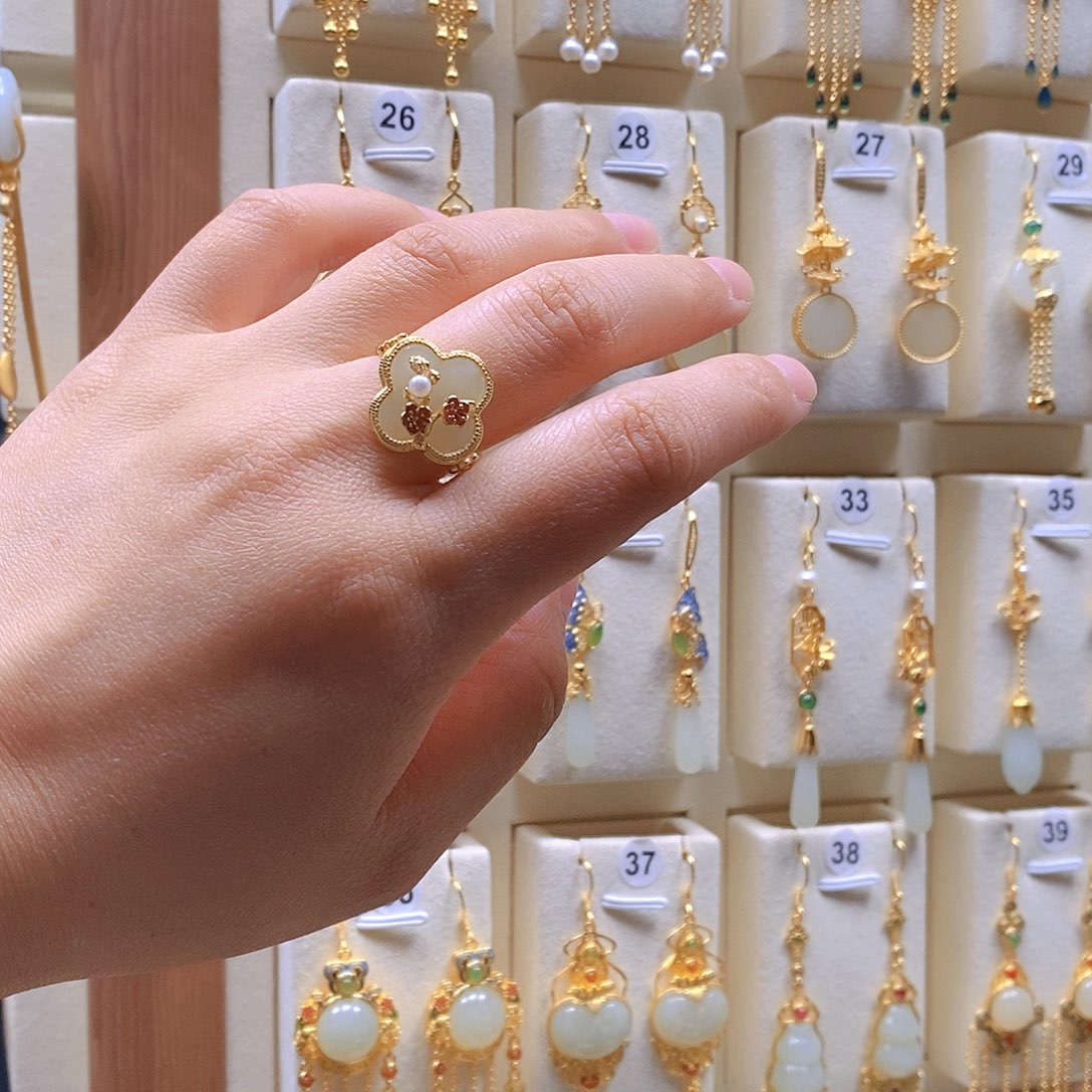 和田玉银S925镶嵌颈饰