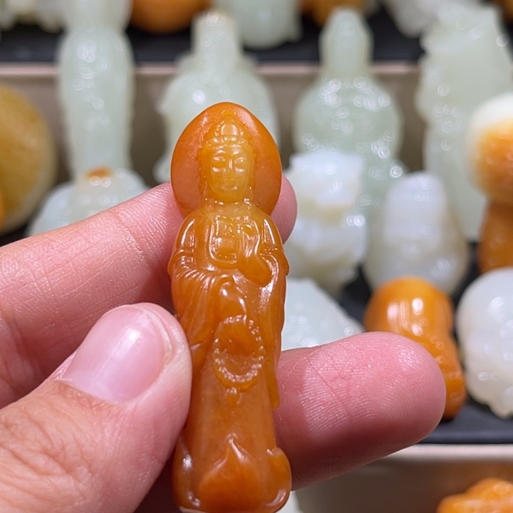 不***惑和田玉未镶嵌颈饰