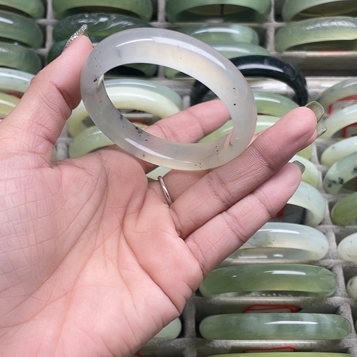 蛇纹石玉未镶嵌手镯208