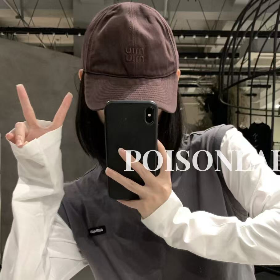 未使用 MIU MIU/缪缪 M58/ 酒红色皮扣刺绣棒球帽/14548/JP