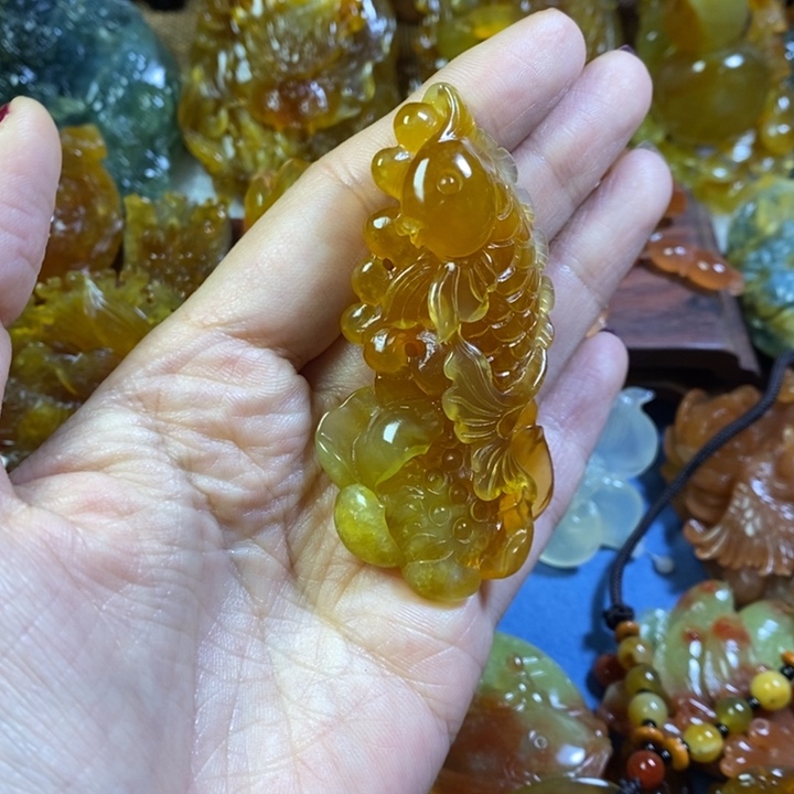 蛇纹石玉颈饰未镶嵌用****2