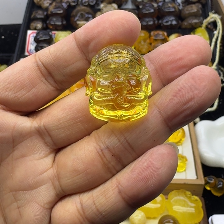 蜜蜡未镶嵌颈饰象神