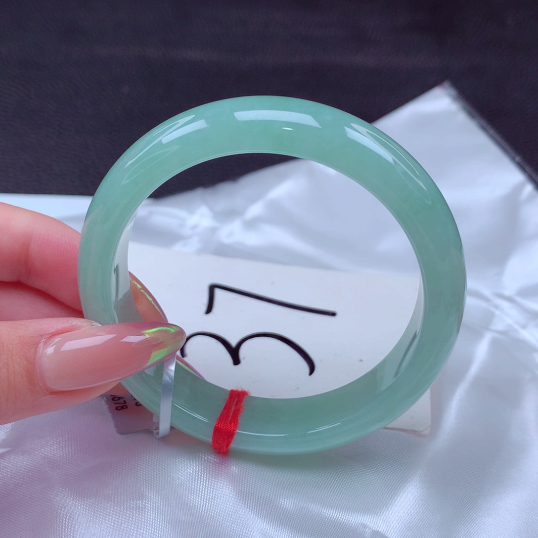 翡翠手镯未镶嵌翡翠52