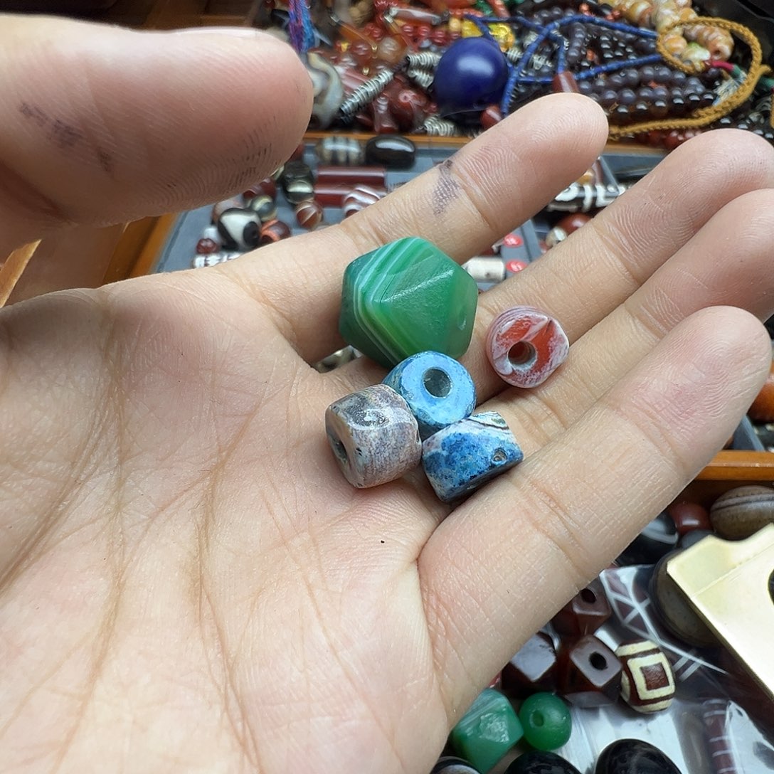 用***9玛瑙/玉髓未镶嵌珠宝半成品