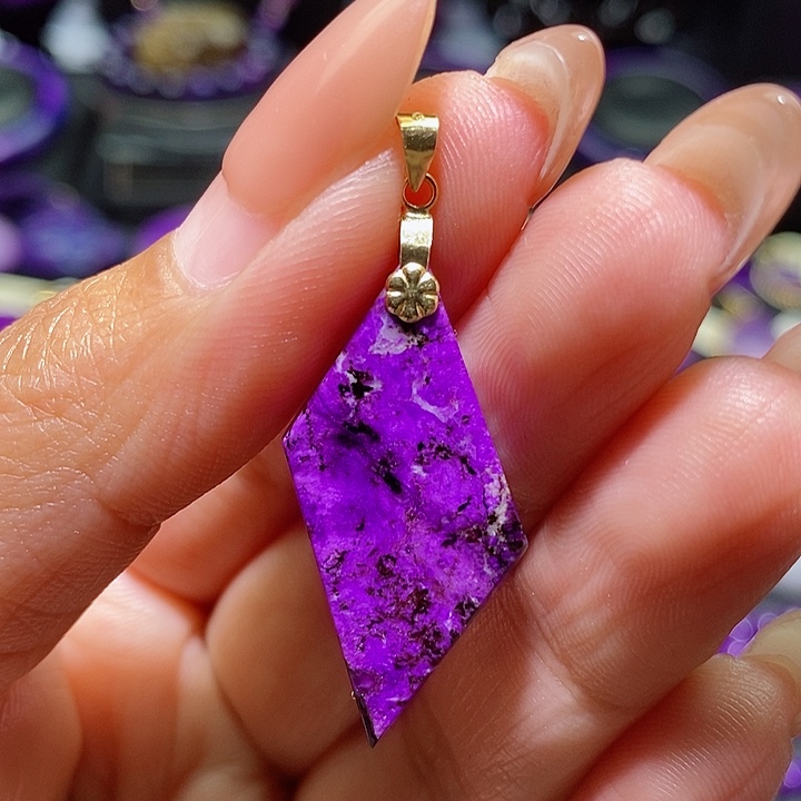 苏纪石（舒俱来）吊坠18K金镶嵌