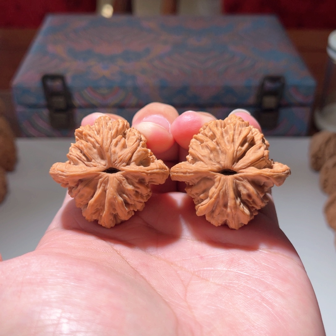 文玩核桃吊坠咳*虎头