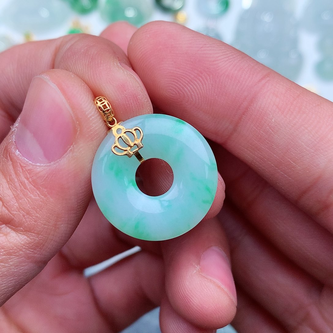 翡翠吊坠(不含链)18K金镶嵌