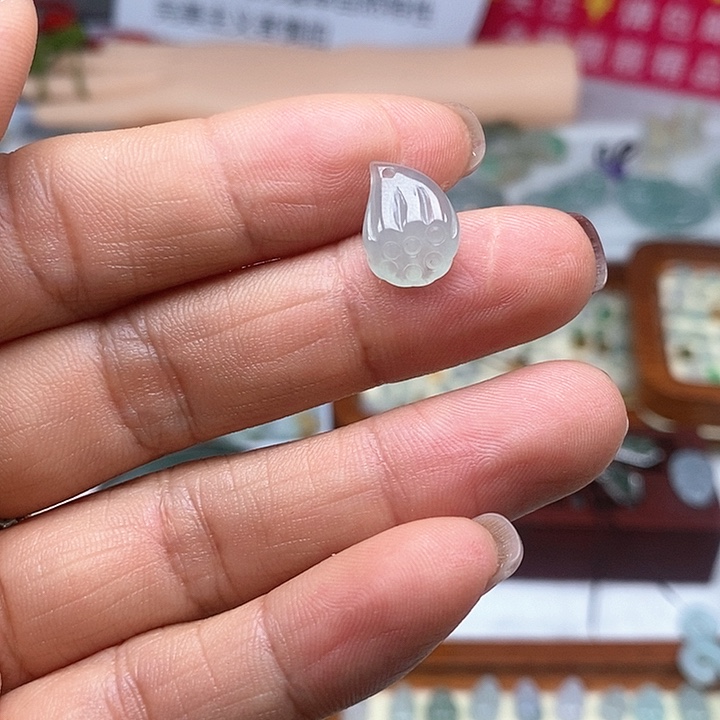 翡翠颈饰未镶嵌988988888