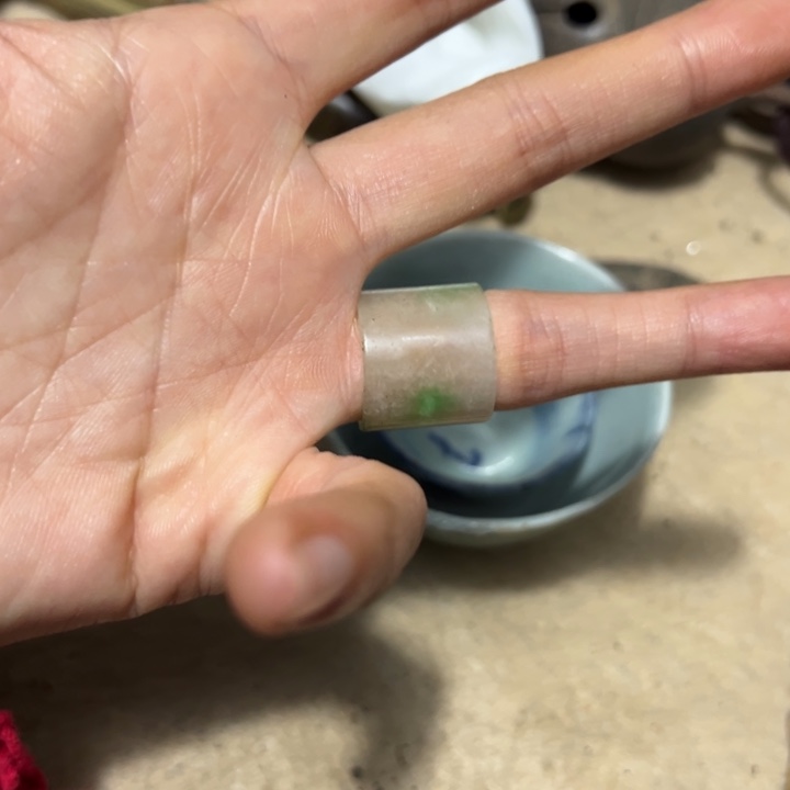 无***为大叶紫檀（黑酸枝木类）