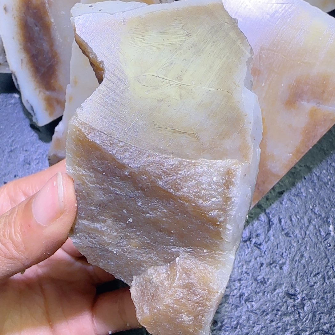 和田玉未镶嵌珠宝半成品