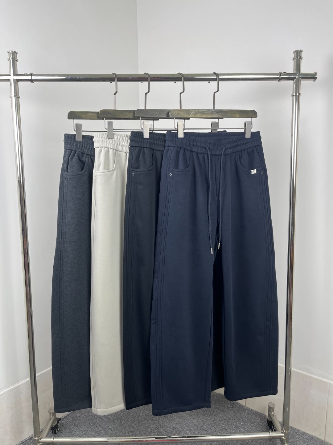 厚款纯色休闲裤卫裤阔腿短裤透气保暖口袋冬季时尚