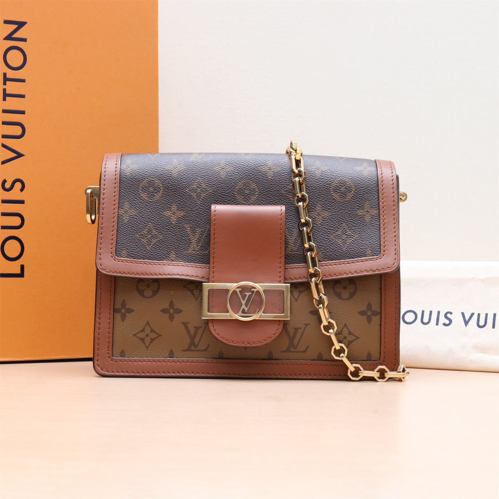 95新 LouisVuitton/路易威登 活动 中号 斜挎包 芯片 P204299281